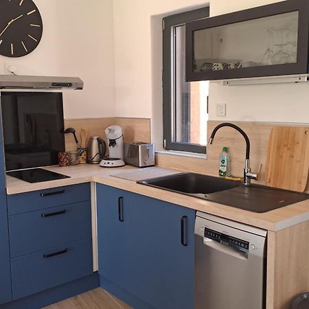 Logement Neuf A 2 Pas Du Lac La Bridoire Exterior photo