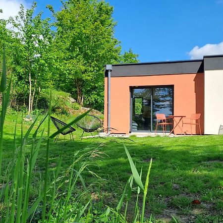 Logement Neuf A 2 Pas Du Lac La Bridoire Exterior photo